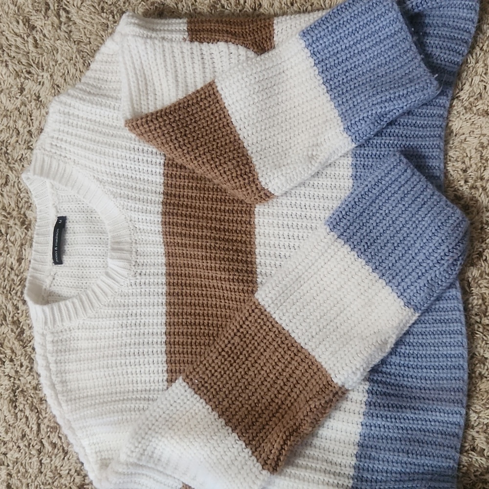 Womens cropped sweater